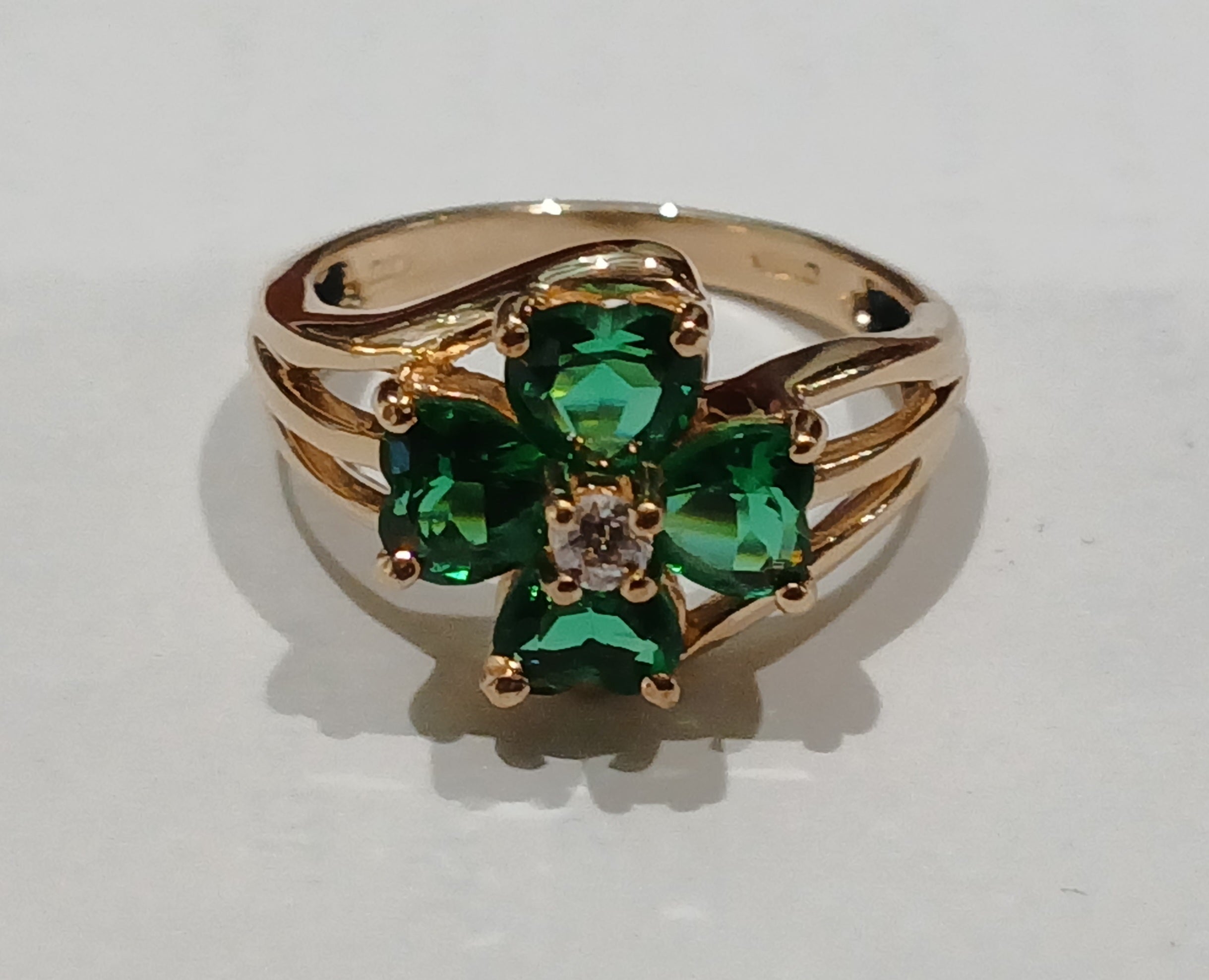 Ladies 9ct 4 Heart Green stone & Diamond Ring