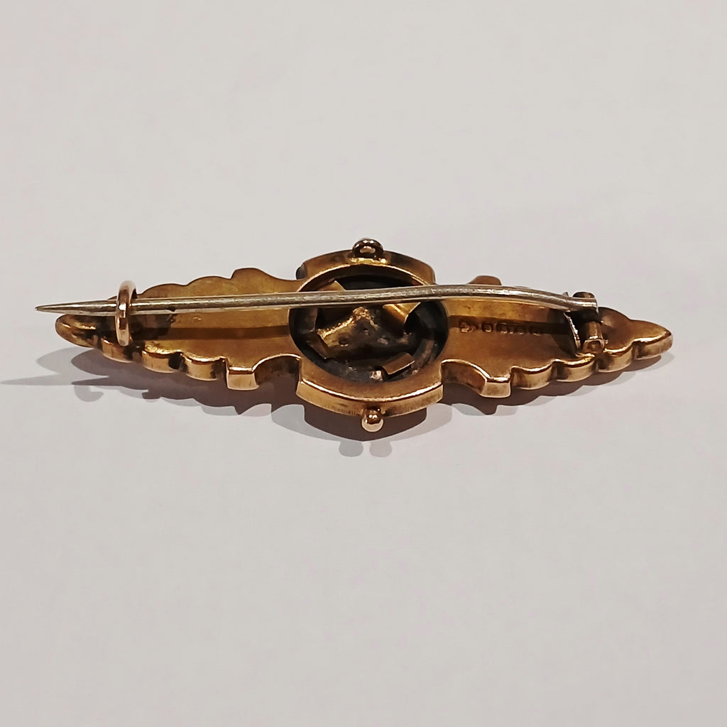 9YG 2.6G SEED PEARL & GARNET BAR BROOCH