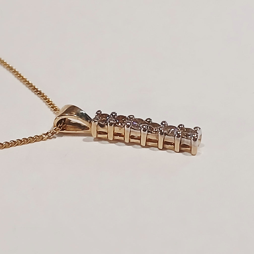 9CT YELLOW GOLD 0.5G 6 DIA CLW SET BAR PEND | PRE OWNED