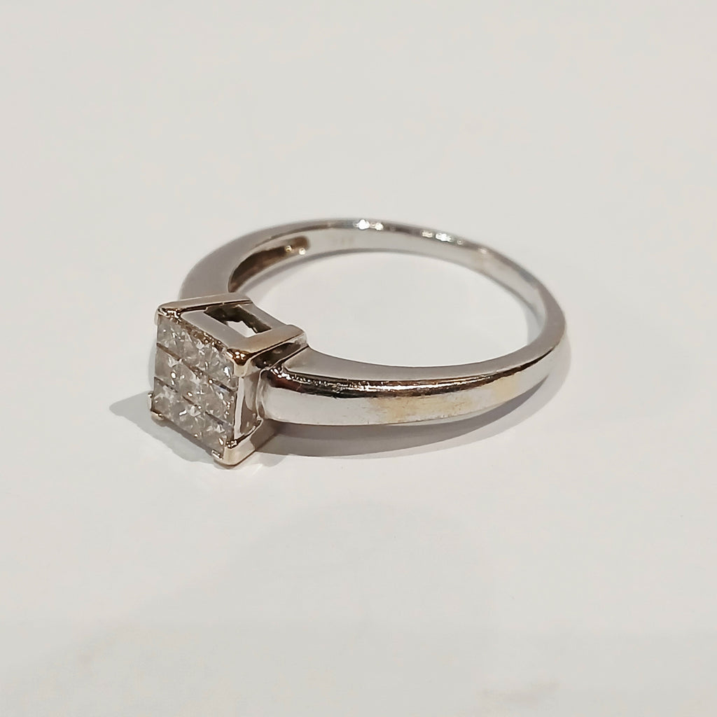 Ladies 18ct White Gold 0.50ct Diamond Invisible set Ring