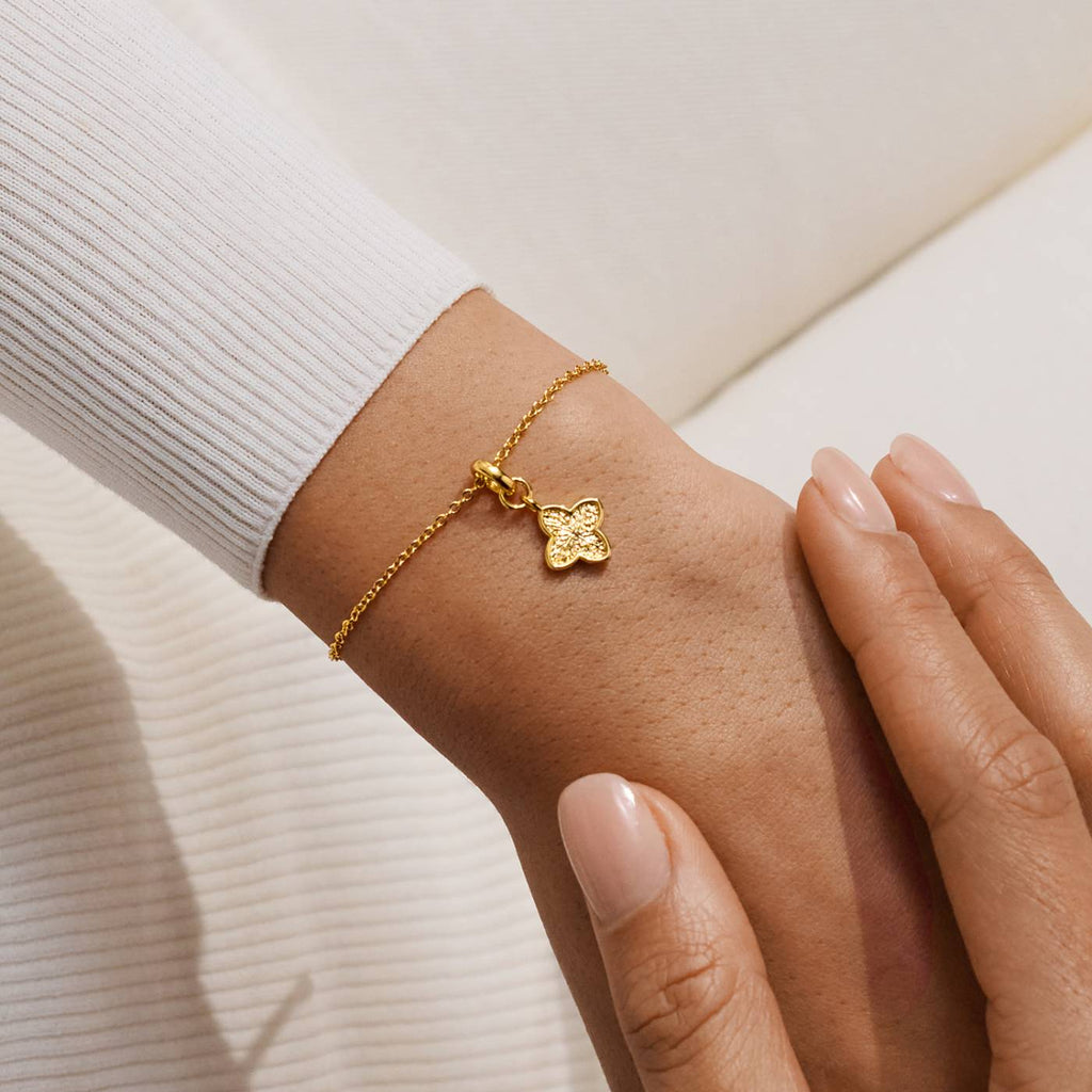 SIGNATURE CLOVER COLLECTION | TEXTURED CLOVER GP Bracelet by Joma