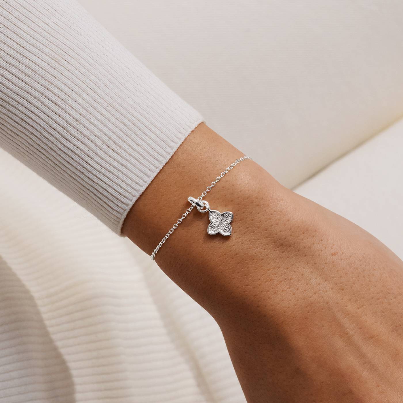 SIGNATURE CLOVER COLLECTION | TEXTURED CLOVER GP Bracelet by Joma (Copy)