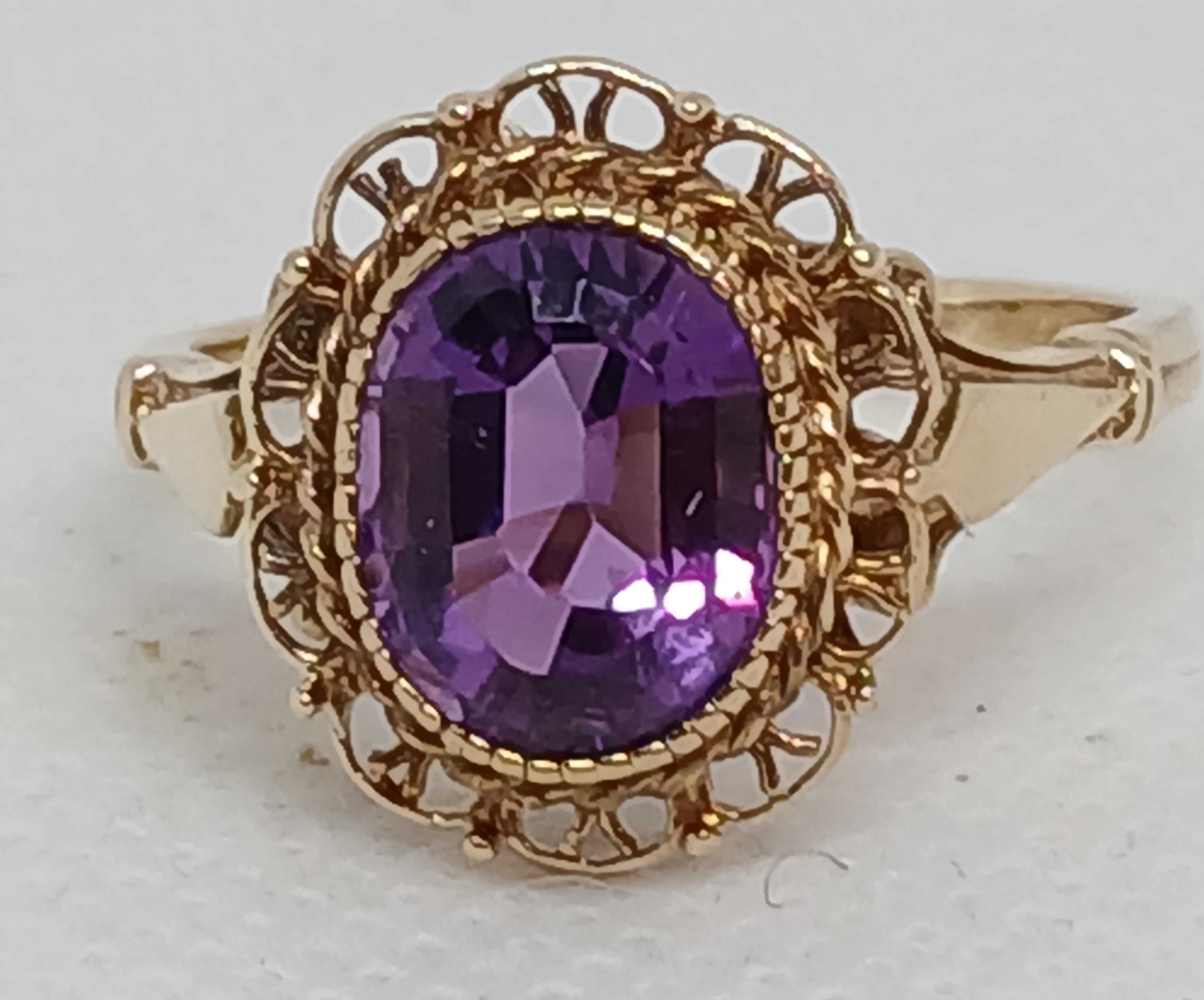 9YG 4.1G OVAL AMETH SCROLL OUTER RING - T | PREOWN