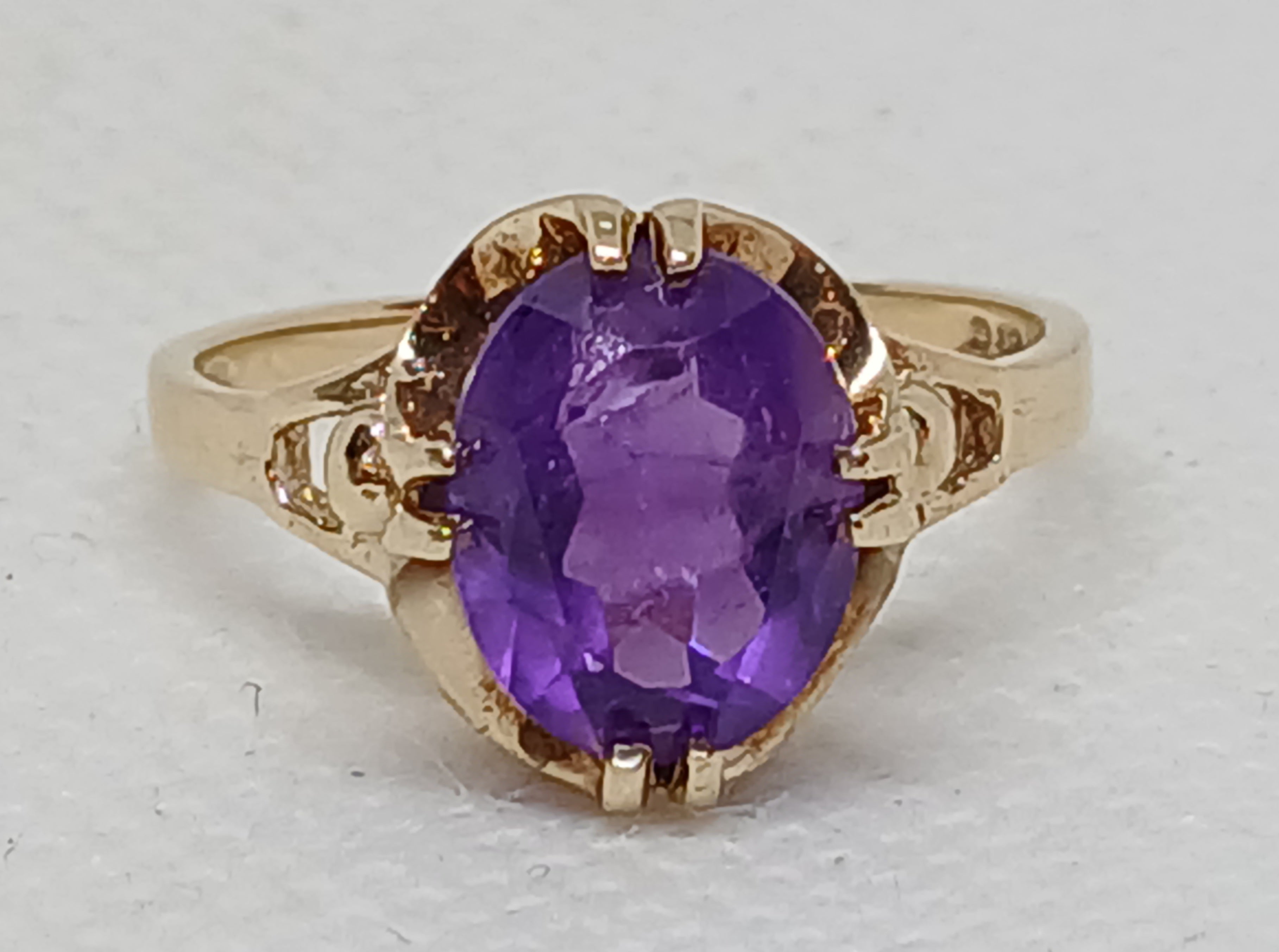 9YG 4.2G AMETHYST 4 DBLE CLW RING | SIZE N - PRE OWNED