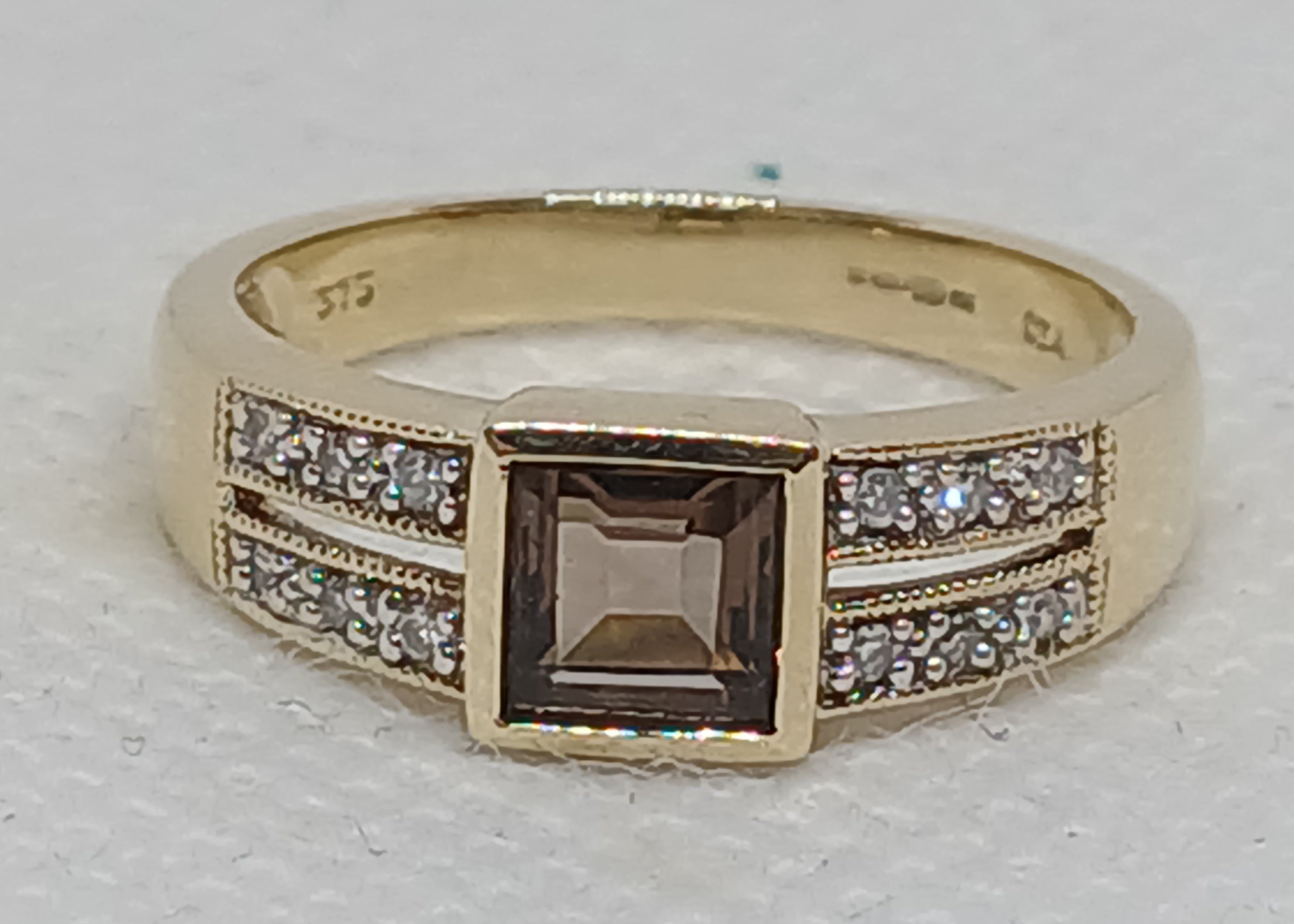 9YG 3G SQ SMOKEY Q & DIA RING | SIZE M - PRE OWNED