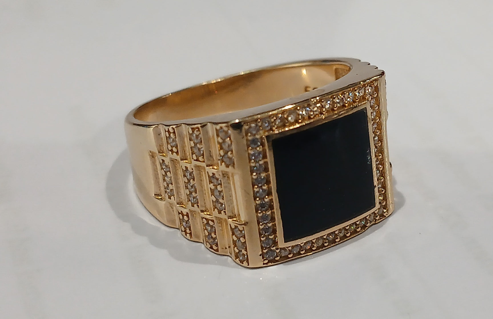 14YG 8.4G SQ ONYX WS SET SIGNET RING - "V" | PREOWN