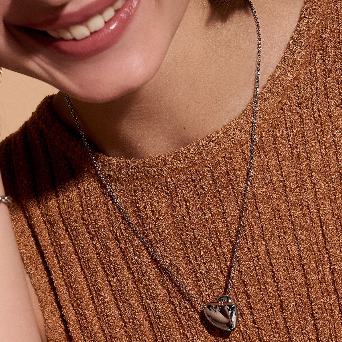 SS SILV CLASSIC KNOT HEART PEND & CHAIN