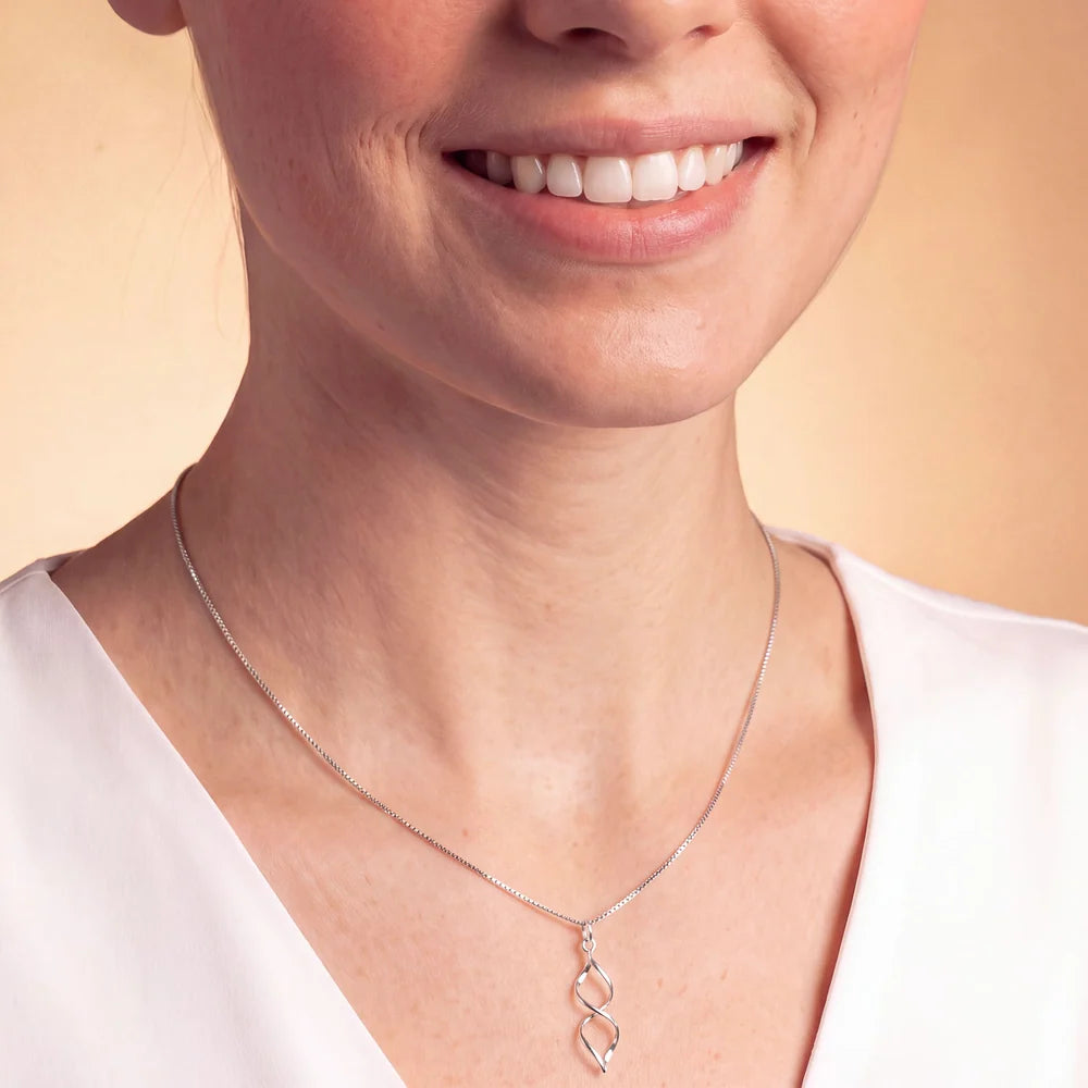 SILVER LONGER OPEN TWISTING PENDANT & CHAIN | 35640