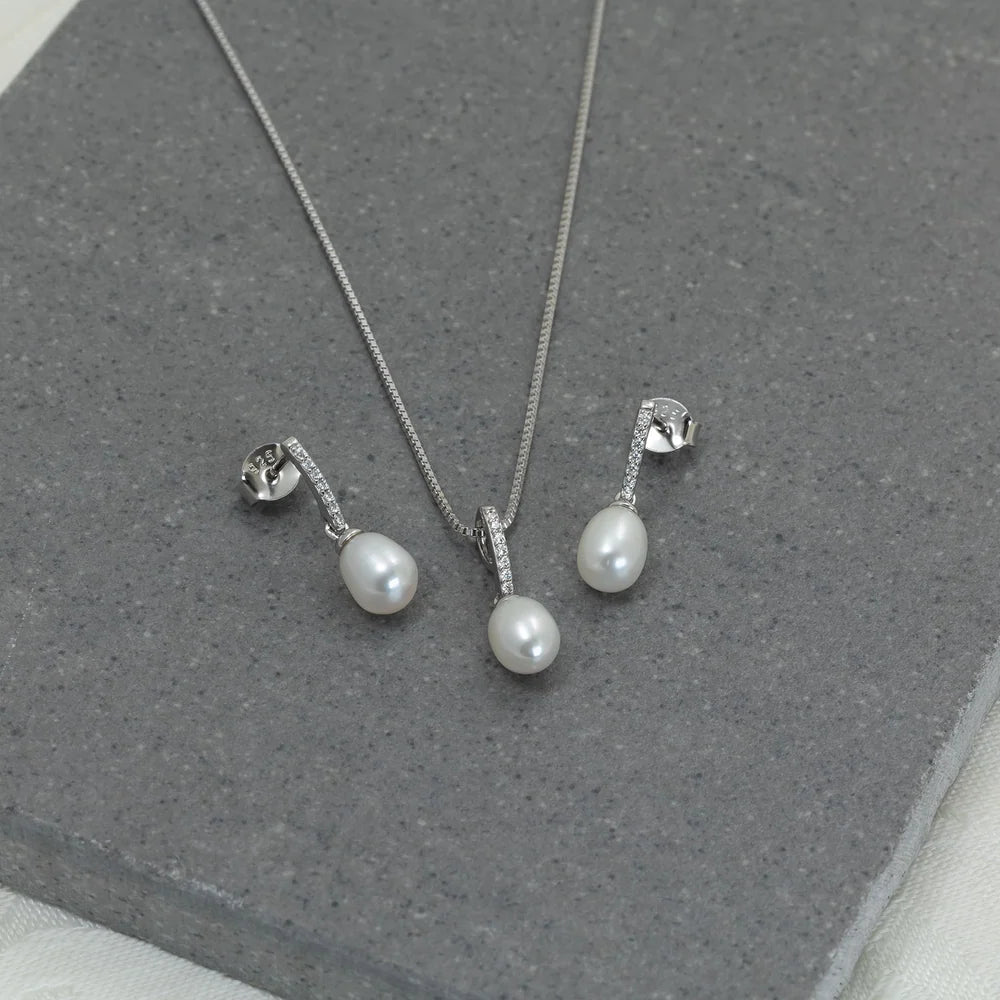 SILVER & CZ PAVE OVAL PEARL & CHAIN | 38695