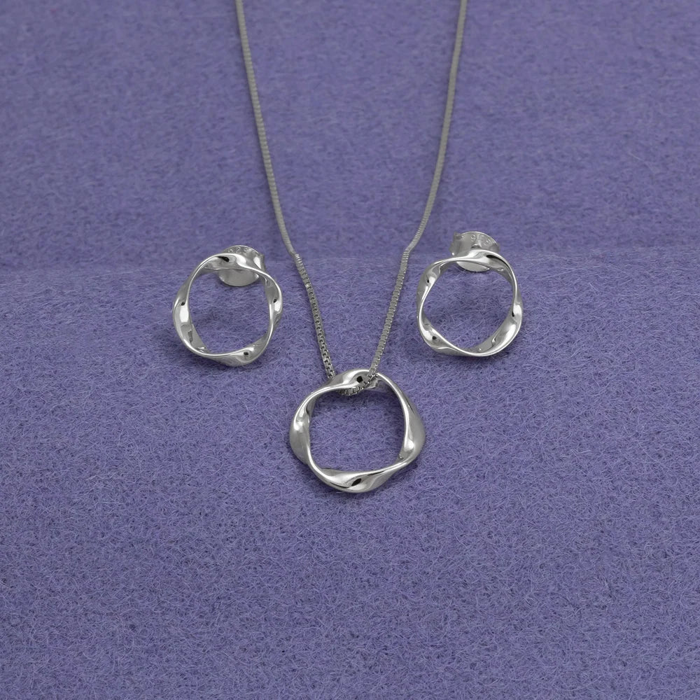 SILVER TWISTING OPEN CIRCLE PENDANT & CHAIN | 39266