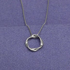 SILVER TWISTING OPEN CIRCLE PENDANT & CHAIN | 39266