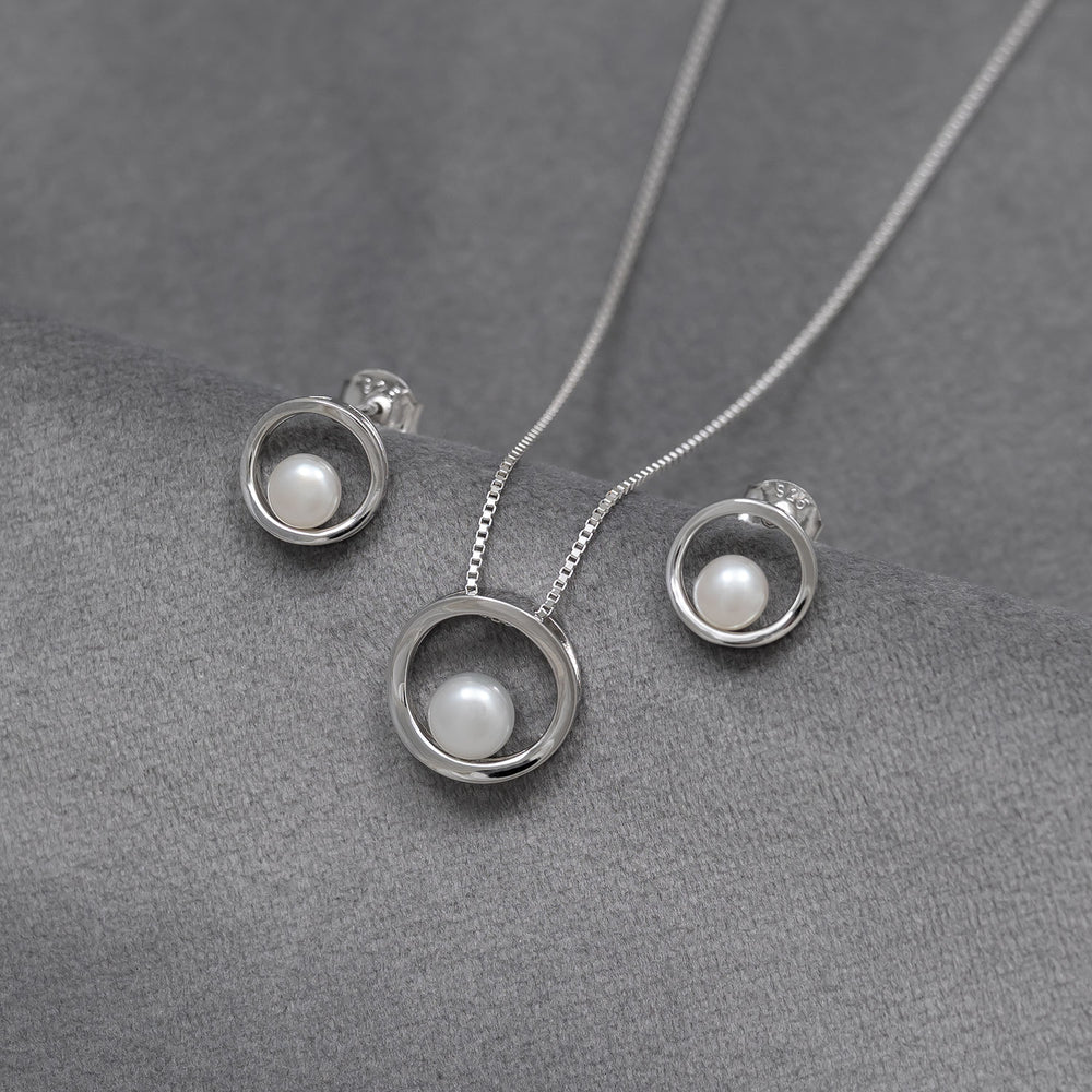 SILVER OPEN CIRCLE PEARL STUD EARRINGS