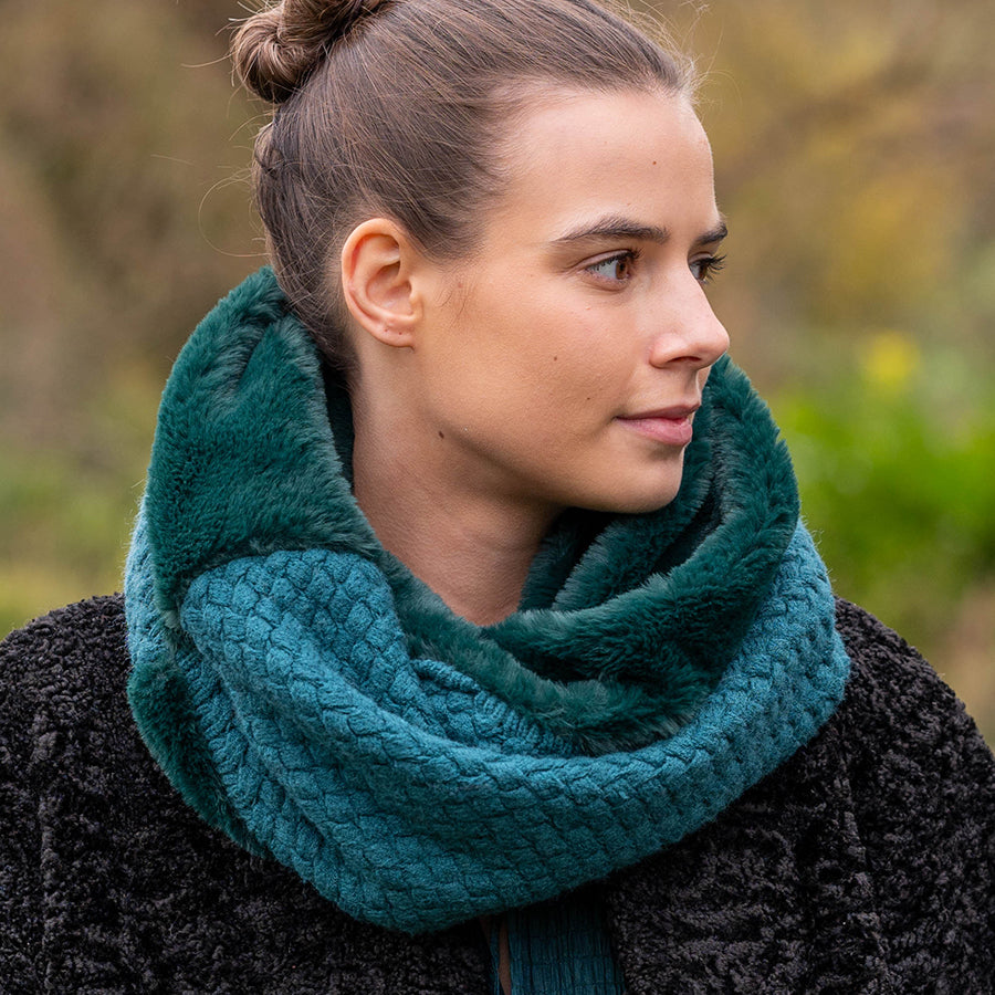 TEAL FAUX FUR & KNIT TWIST SNOOD