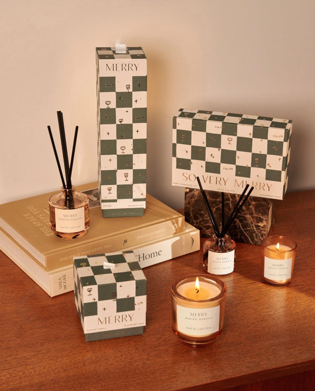 KATIE LOXTON SO VERY MERRY CANDLE AND DIFFUSER GIFT SET BLACKBERRY NOIR