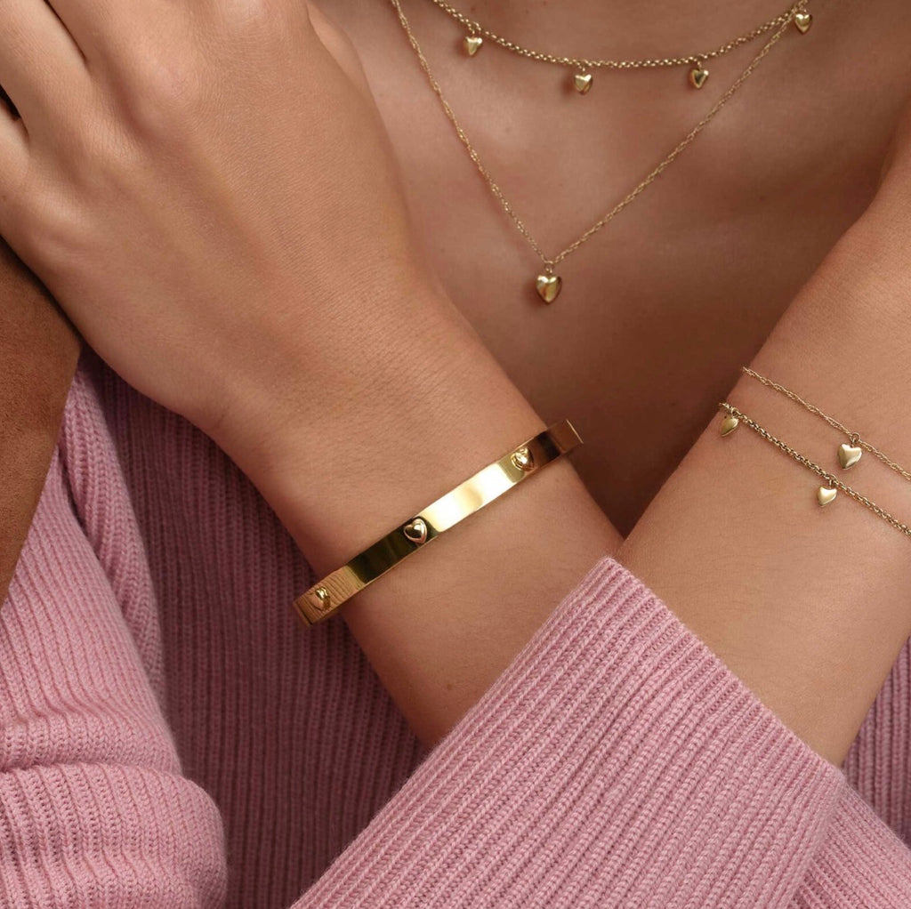 SS GP MINI HEART HINGED MAGNET BANGLE .