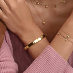 SS GP MINI HEART HINGED MAGNET BANGLE .