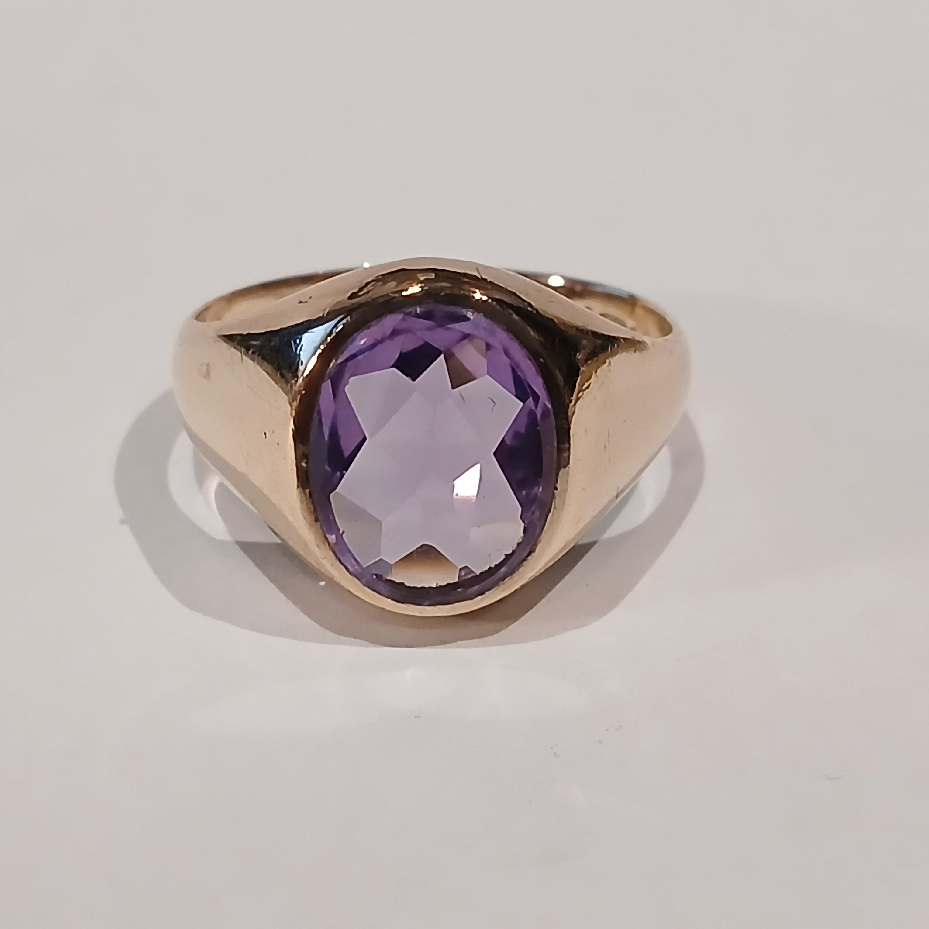9YG 6.1G OVAL AMETHYST FLAT SIGNET RING R | PRE OWNED