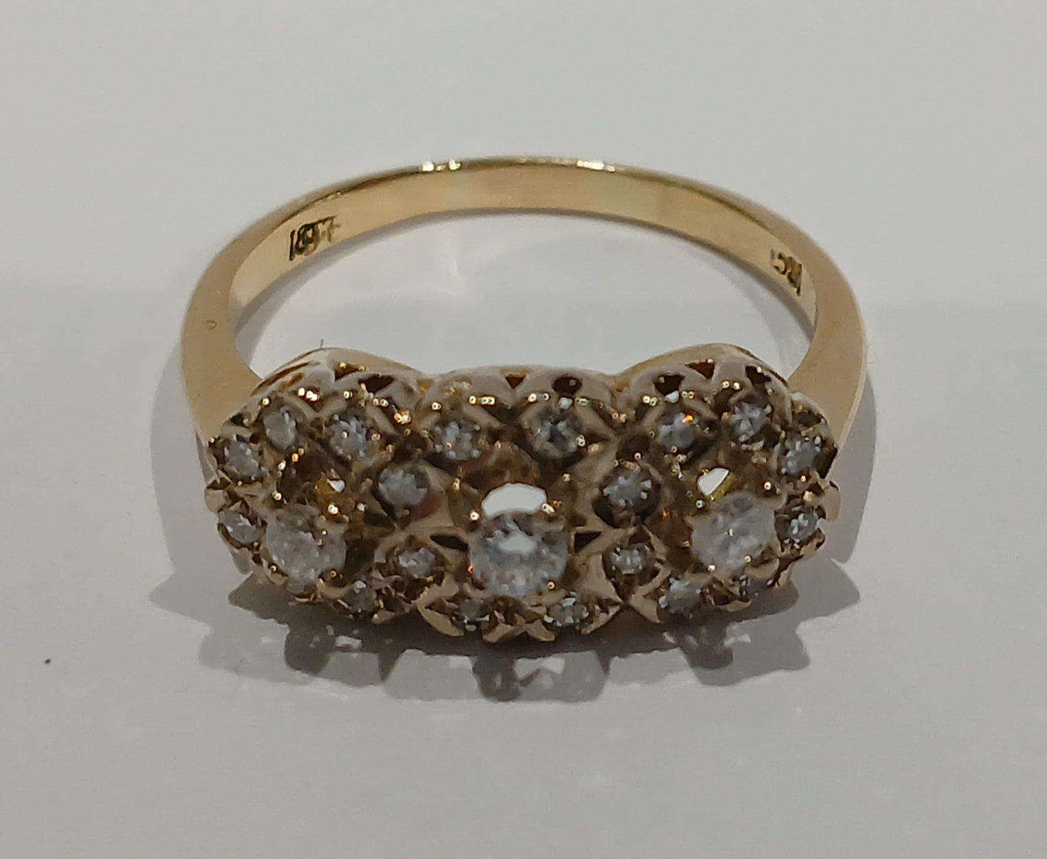 Ladies 18ct Diamond cluster Ring