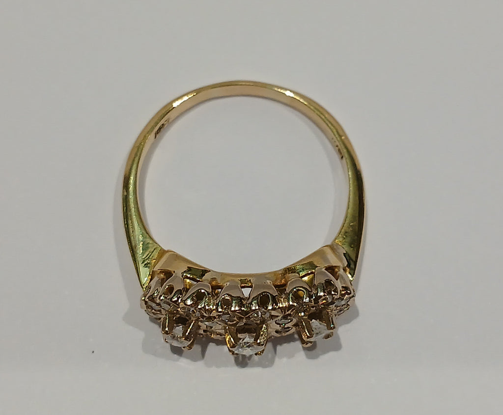 Ladies 18ct Diamond cluster Ring