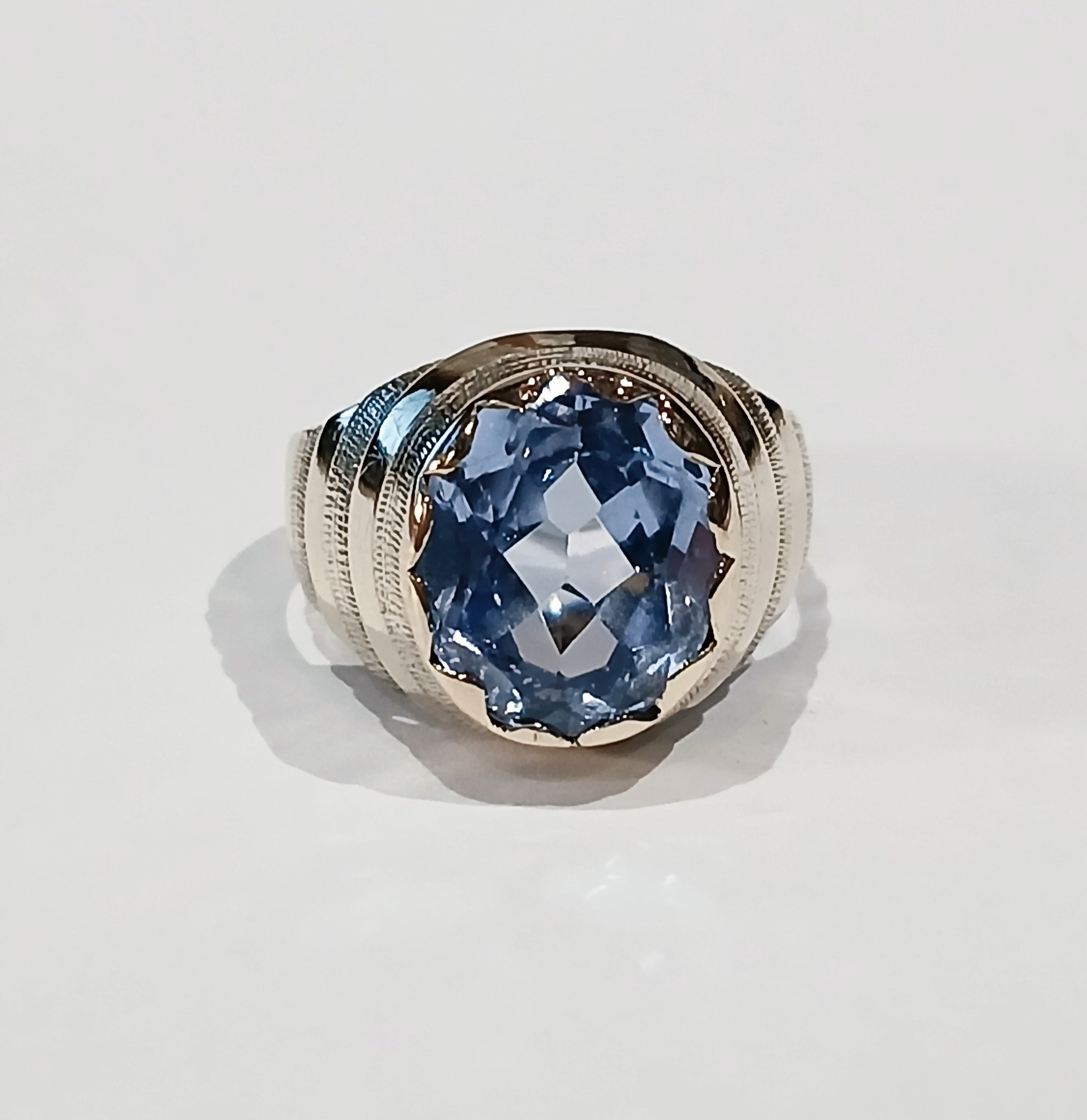 9YG 6.1G OVAL BLUE TOPAZ SIGNET STYLE RING L | PRE OWNED