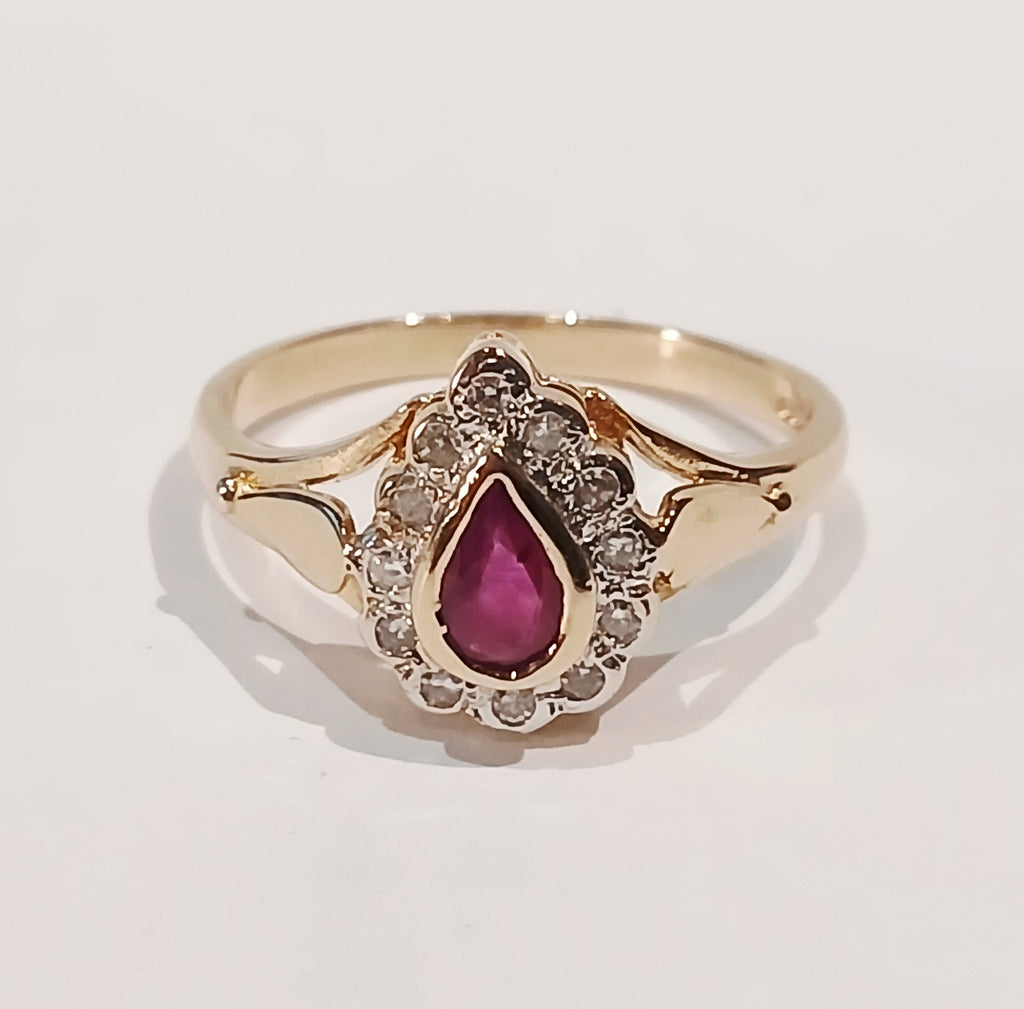 9YG RUBY & DIAMOND TEAR DROP CLUSTER RING