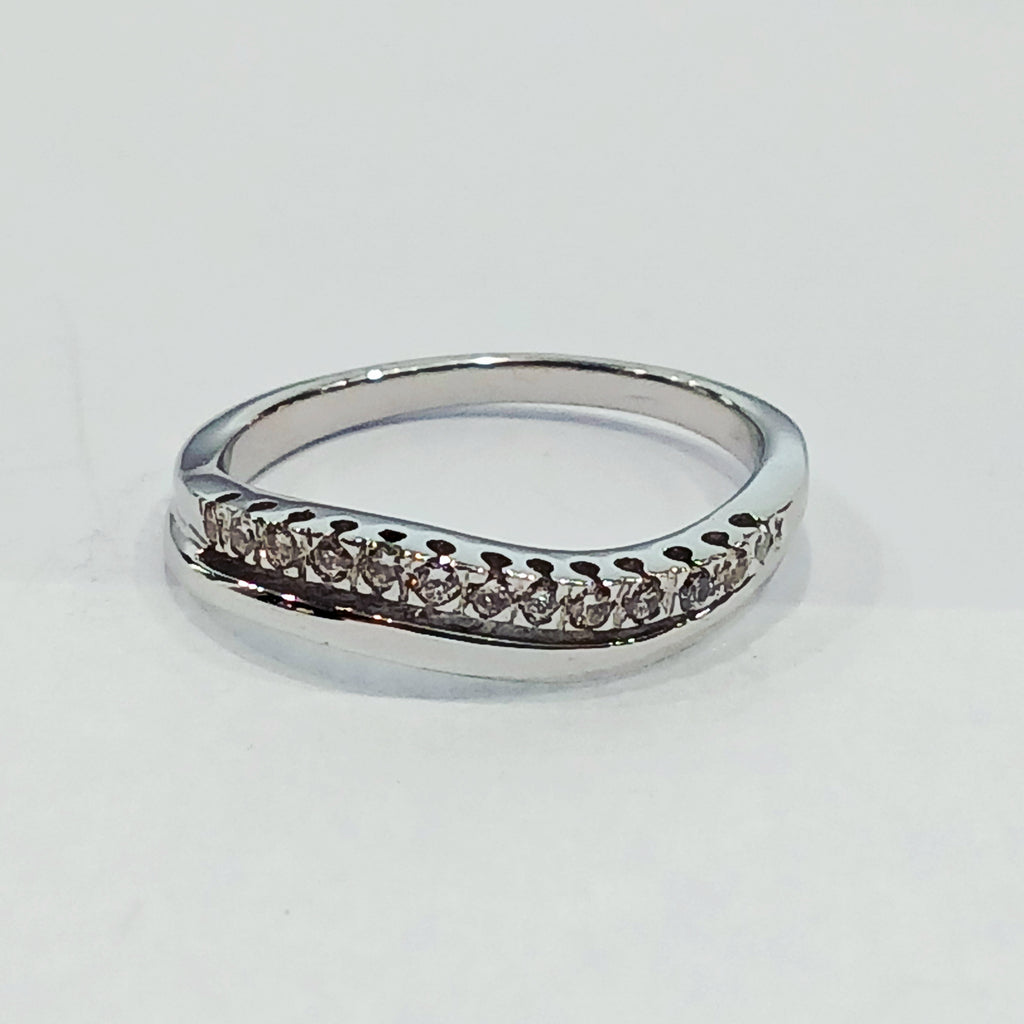 18WG 3.7G SHAPED 0.15CT DIAMOND HALF ETERNITY RING N | PRE OWNED