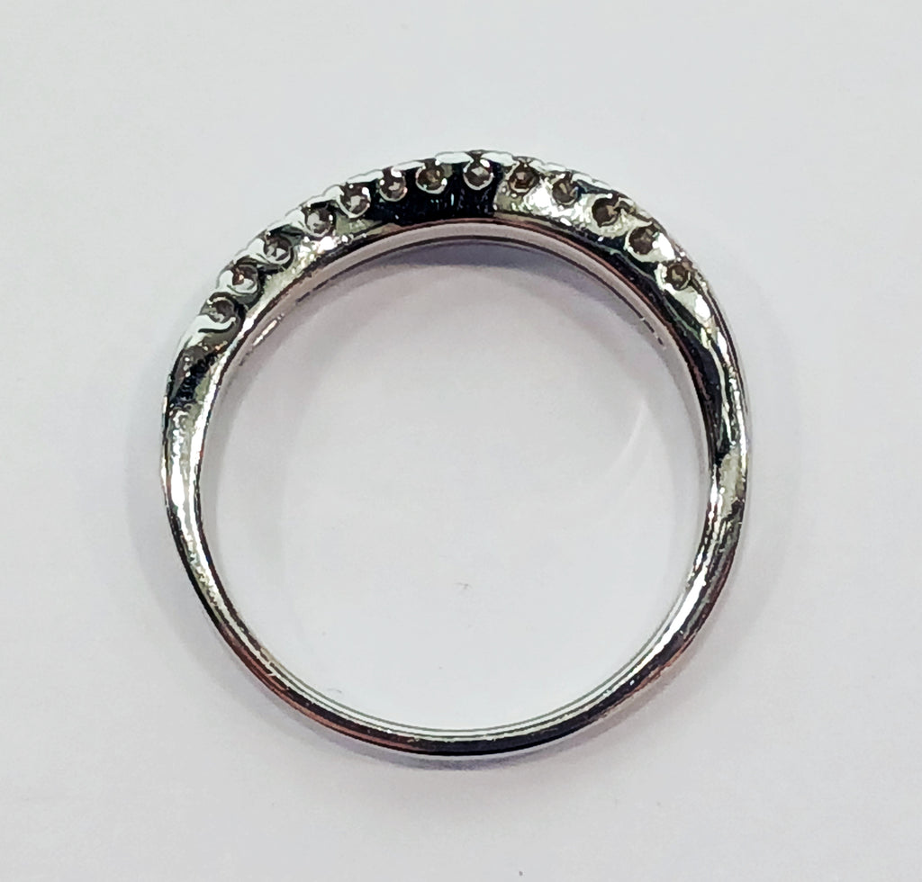 18WG 3.7G SHAPED 0.15CT DIAMOND HALF ETERNITY RING N | PRE OWNED