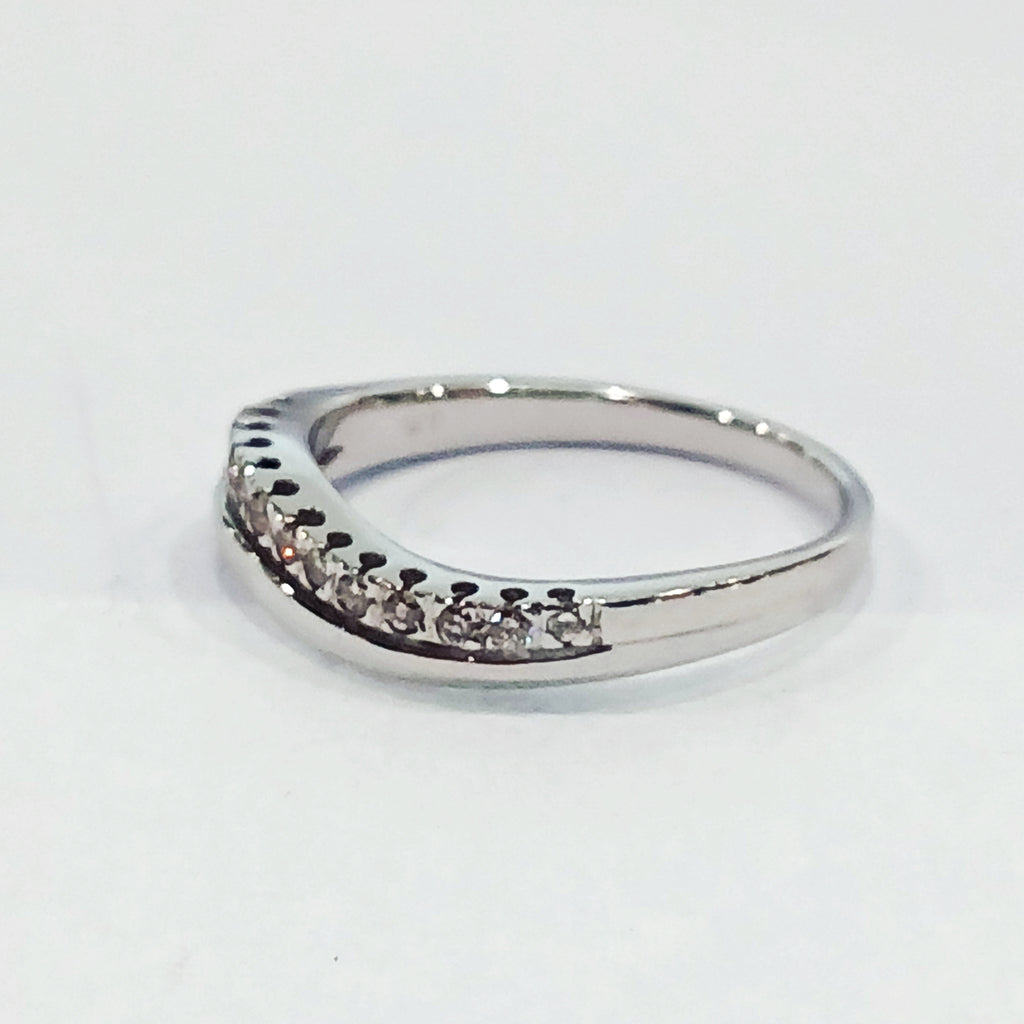 18WG 3.7G SHAPED 0.15CT DIAMOND HALF ETERNITY RING N | PRE OWNED