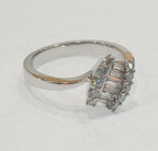 18WG 3.3G 0.37CT BAGUETTE & ROUND DIAMOND TWIST STYLE RING J | PRE OWNED