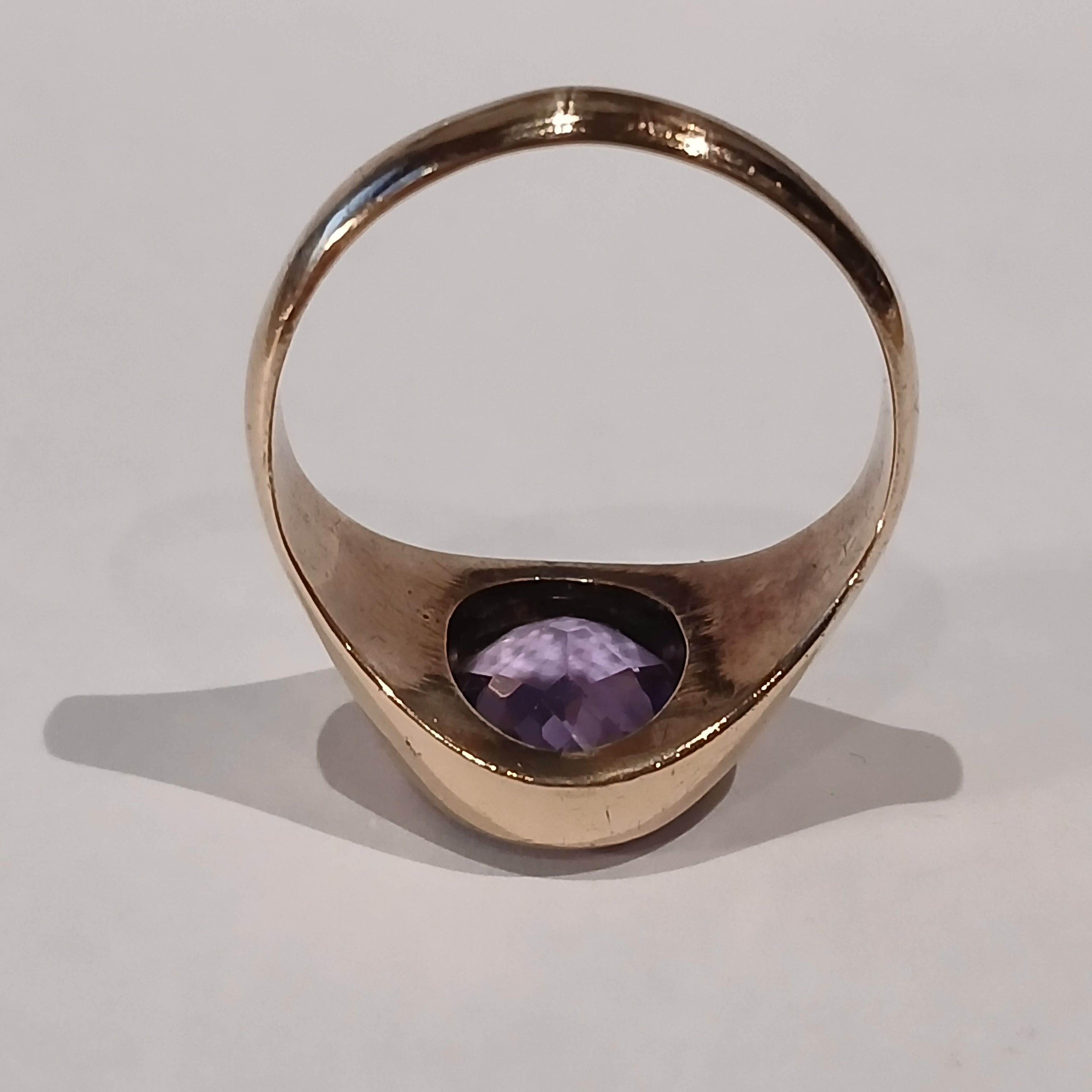 9YG 6.1G OVAL AMETHYST FLAT SIGNET RING R | PRE OWNED