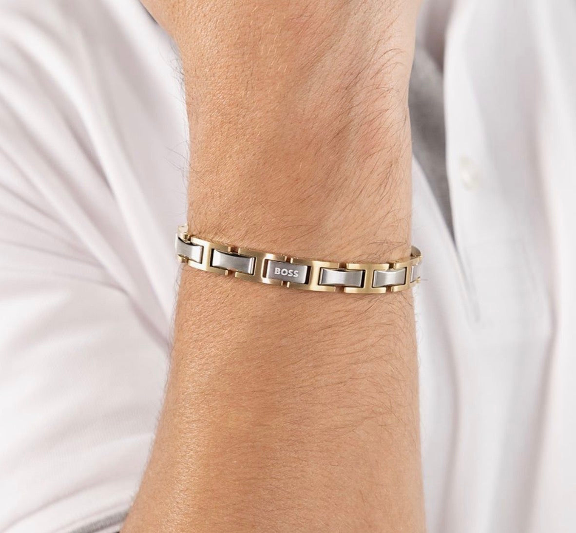1580793 | GNTS STEEL & GOLD TONE SATIN CENTRE BOSS BRACELET