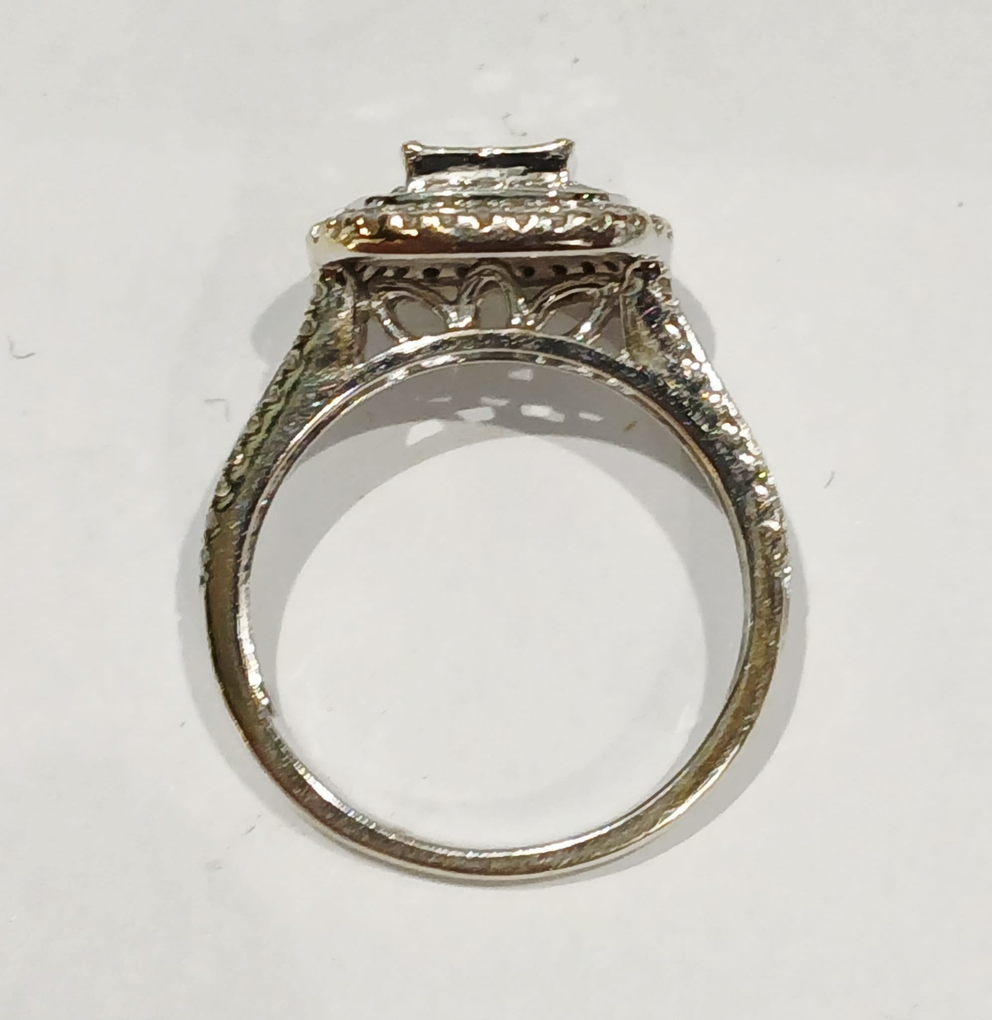 18ct White Gold Diamond Cluster Ring