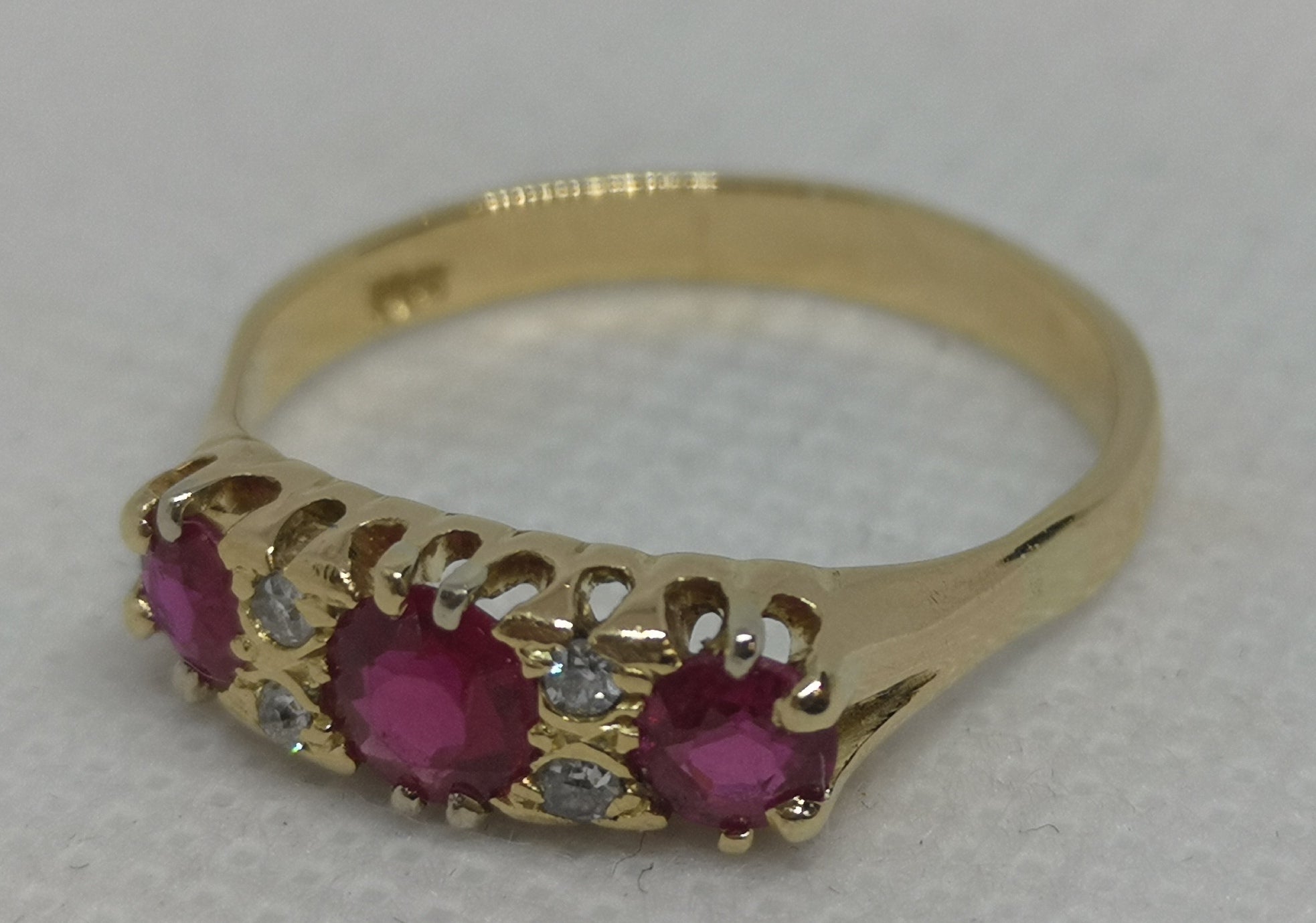 18YG 4.3G LDS 3 RUBY & 4 DIAMOND RING T | PRE OWNED