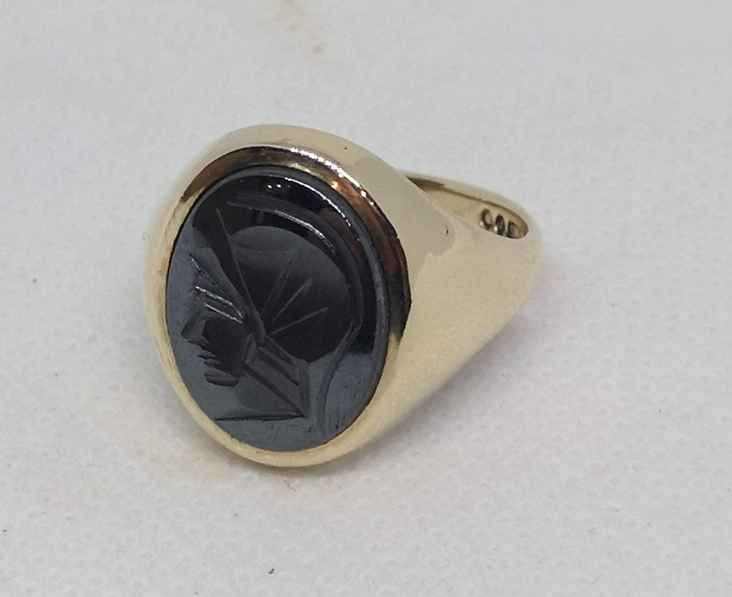 9YG 3.9G GENTS CENTURION HEMATITE SIGNET RING V | PRE OWNED