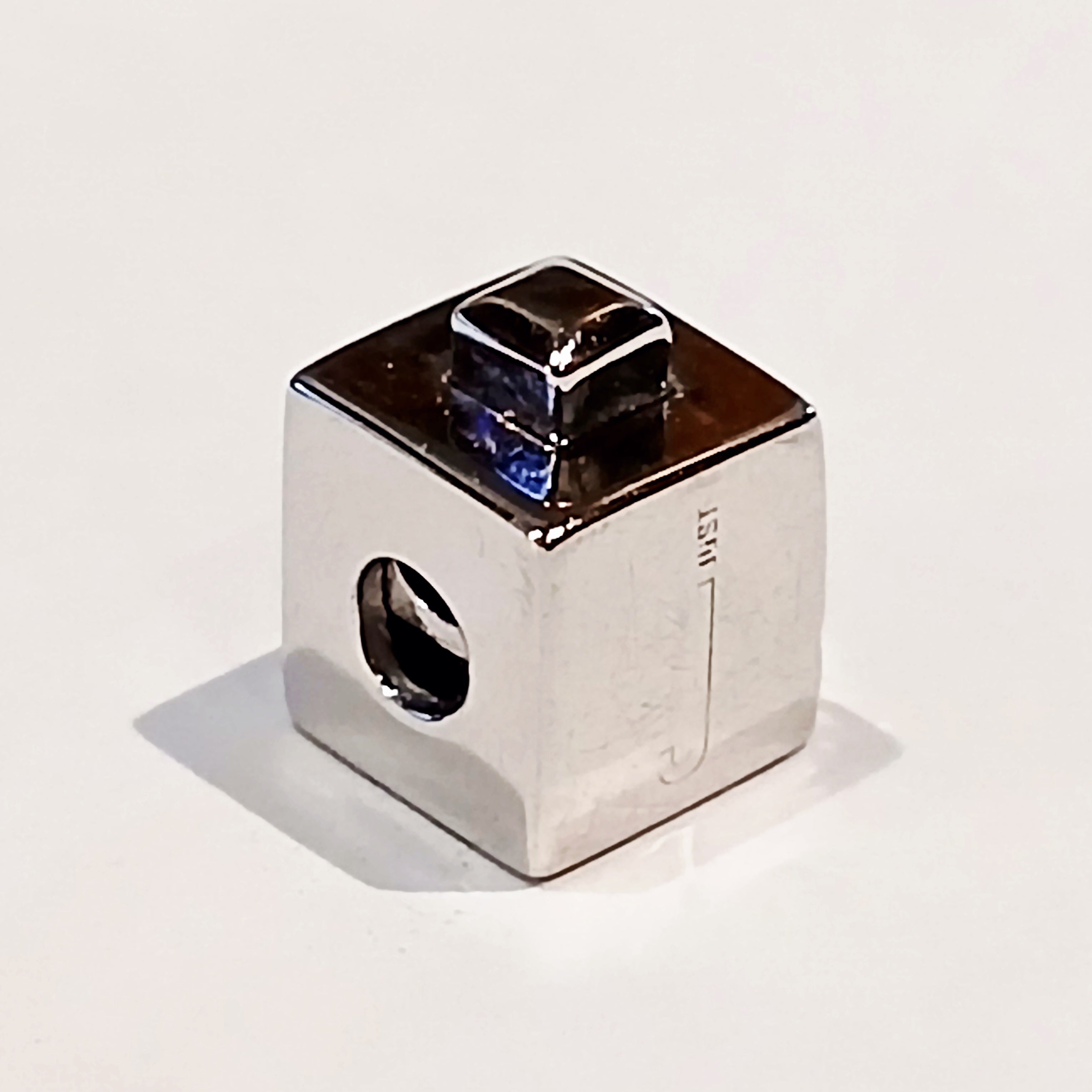 JUST J SILVER CUBE PUSH LOCK CHARM