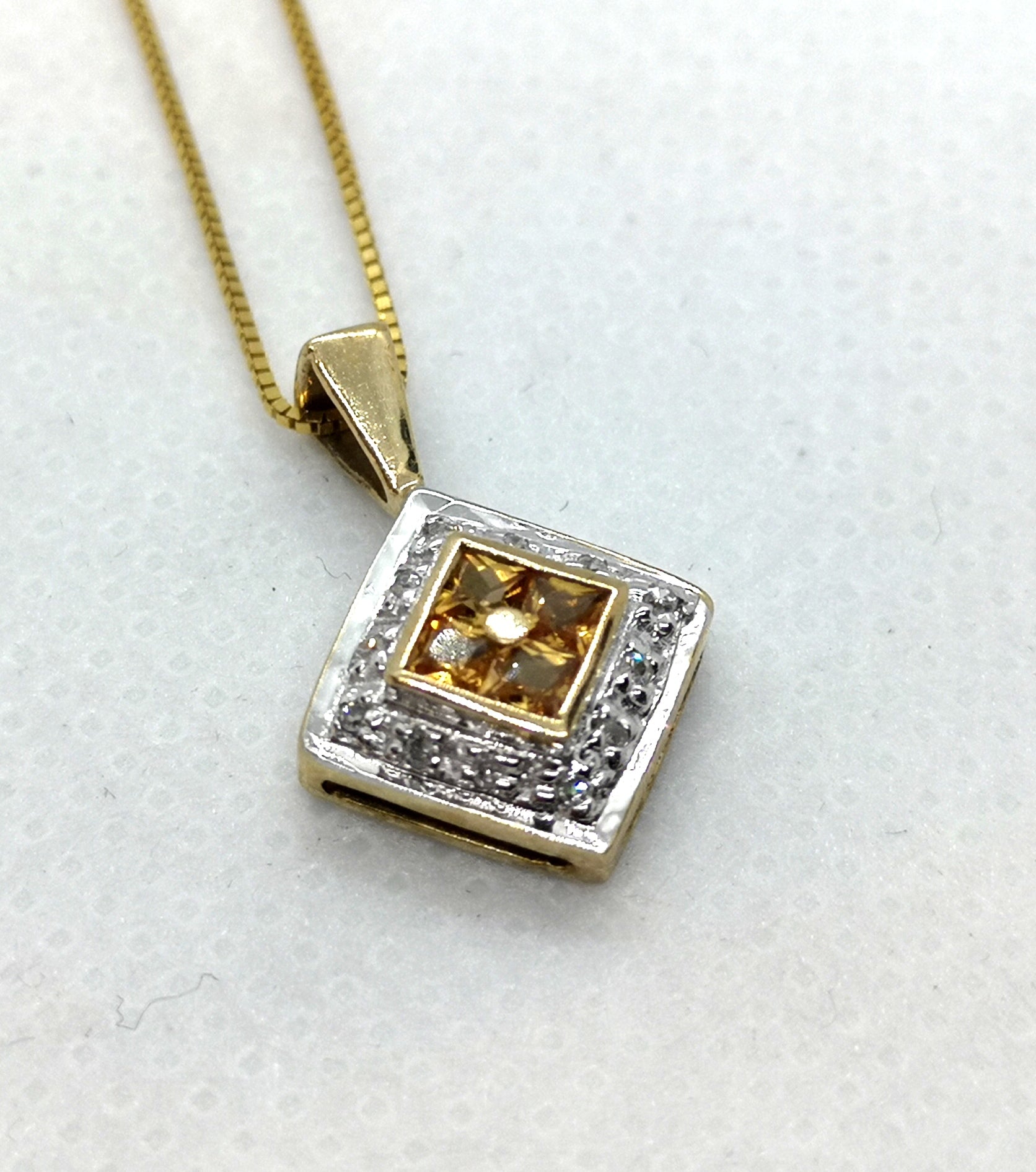 9YG 1.7G DIA & SQ CITRINE PENDANT & CHAIN | PRE OWNED