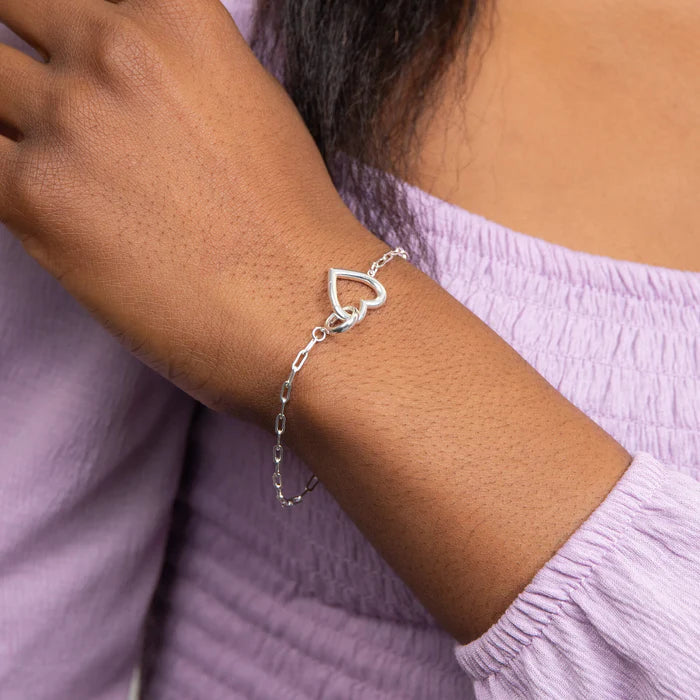 SILVER OVAL ELONG LINK WITH HEART FASTENER BRACELET