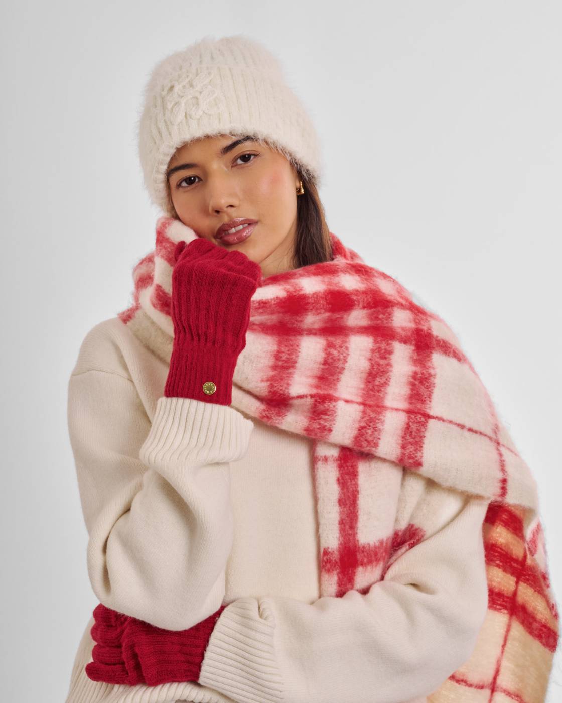 WHITE & RED PLAID STRIPED TASSLE WINTER SCARF